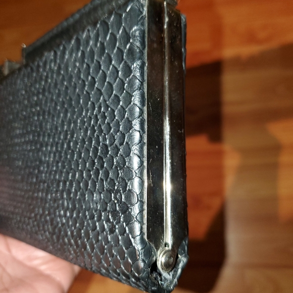 Lovely Snakeskin Textured Bag by Tasha - Picture 2 of 4